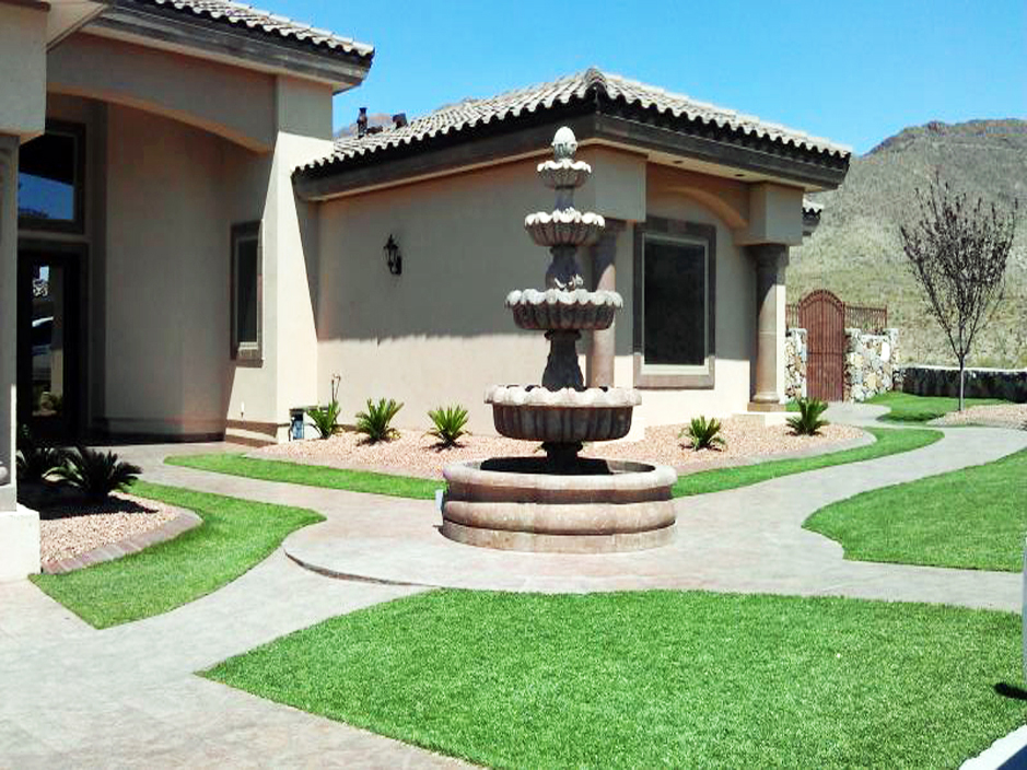 Front Yard Landscape with Fountain